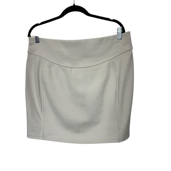 Lululemon Scuba High-Rise Mini Skirt Grey - Picture 3 of 8